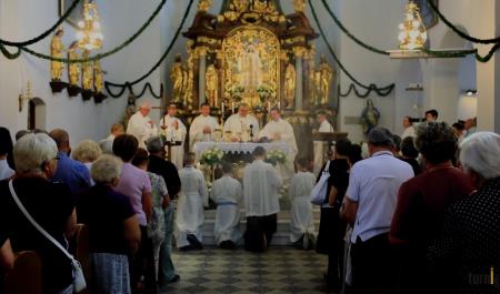[PRENOS] Glavna romarska slovesna sv. maša – vodi ob somaševanju msgr. dr. Peter Štumpf